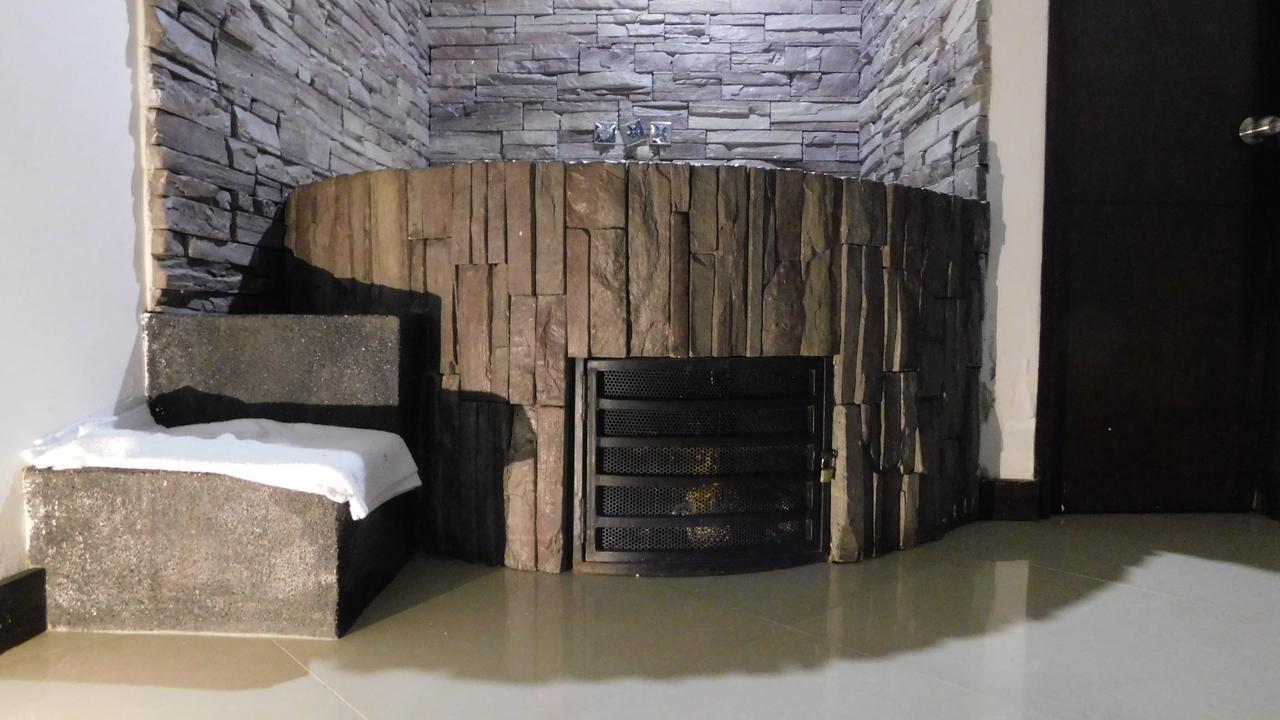 Hotel Kong Μεντεγίν Εξωτερικό φωτογραφία