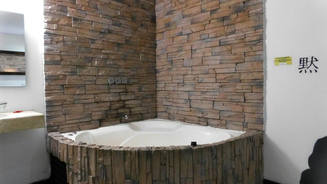 Hotel Kong Μεντεγίν Εξωτερικό φωτογραφία